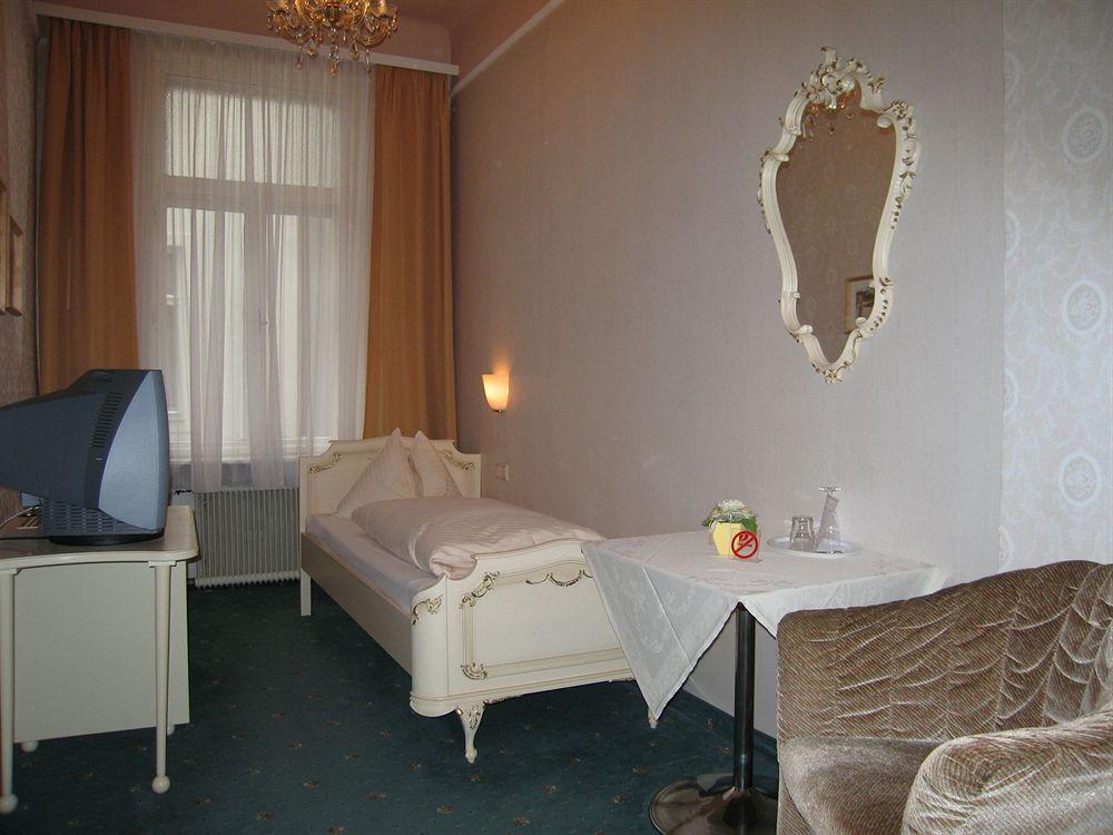 Hotel Pension Baronesse Wien Ngoại thất bức ảnh